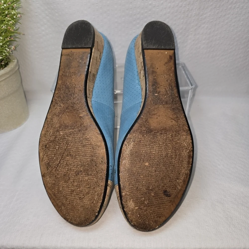 Donald J. Pliner Blue and Tan Pumps Cork Heel And Toe Casual  Womens 10 Euc
